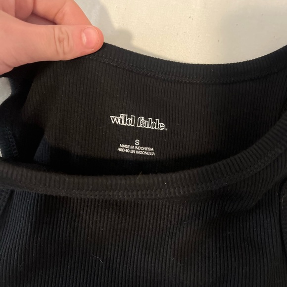 black crop top! - Picture 5 of 5